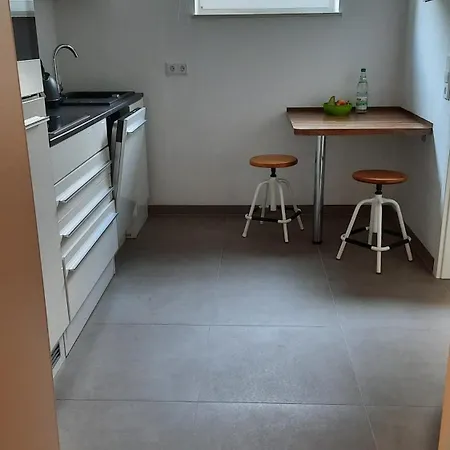 Lejlighed Einliegerwohnung In *